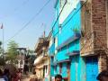 धक्कादायक ! गोडीगुलाबीने मुलांना छतावर नेलं, एक-एक करुन 5 जणांना खाली फेकलं - Marathi News | | Latest national News at Lokmat.com