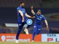 Jasprit Bumrah, IPL 2022 MI vs KKR Video: बूम बूम बुमराह... फक्त ९ चेंडू अन् ५ बळी!दोन ओव्हरमध्ये Mumbai Indians कडे फिरवला अख्खा सामना - Marathi News | Jasprit Bumrah 5 Wickets for 10 Runs Historical performance 3 Wickets and Maiden Over full of Entertainment IPL 2022 MI vs KKR | Latest cricket News at Lokmat.com