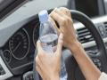 कारमध्ये पाण्याची बाटली ठेवताय? काळजी घ्या, नाहीतर.. - Marathi News | An accident can be caused by a bottle of water kept irresponsibly in the car | Latest satara News at Lokmat.com