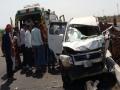 रायंगण फाटय़ाजवळ ट्रकच्या धडकेत कार चक्काचूर - Marathi News | The car crashed into the truck near the Raigon Phata | Latest nandurbar News at Lokmat.com