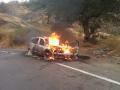 खंबाटकी घाटात चारचाकीने घेतला पेट - Marathi News | Car Burned in Khambataki Ghat | Latest satara News at Lokmat.com