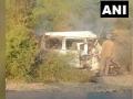 गुजरातमध्ये कार-ट्रकची भीषण धडक; सात जणांचा जळून मृत्यू - Marathi News | 6 Killed In Car-Truck Collision In Gujarat | Latest national News at Lokmat.com