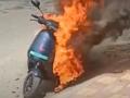 खराब बॅटऱ्यांमुळेच ई-वाहनांना आग - Marathi News | E-vehicles catch fire due to bad batteries | Latest business News at Lokmat.com