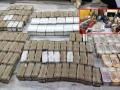 हवालाचे सव्वाचार कोटी जप्त, गोंदियातील दोघांसह तिघांना अटक - Marathi News | Police seize 4 crores of rupees in Nagpur kotwali | Latest crime News at Lokmat.com