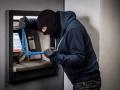 बँकेचे एटीएम फोडणारा सुशिक्षित चोरटा गजाआड - Marathi News | A well-educated thief broke into a bank ATM | Latest kalyan-dombivli News at Lokmat.com