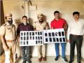 चोरीचे ३४ मोबाइल जप्त करत आरोपीला अटक - Marathi News | Accused arrested for seizing 34 stolen mobile phones | Latest navi-mumbai News at Lokmat.com
