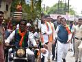 दानवेची गाडी सुसाट... डोळ्यावर गॉगल, गळ्यात गमछा अन् बुलेटची सवारी - Marathi News | Raosaehb Danve's car is smooth ... Goggles on his eyes, rug on his neck and bullet ride | Latest chhatrapati-sambhajinagar Photos at Lokmat.com