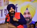 Navjyotsing Sidhu : सिद्धूंची मनधरणी झाली, प्रदेशाध्यक्ष पदाच्या राजीनाम्यावरुन यु टर्न ? - Marathi News | Navjyotsing Sidhu : Sidhu was convinced by sonia gandhi, Punjab would be the Congress high command | Latest national News at Lokmat.com