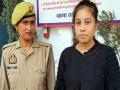 अश्लील व्हिडिओ कॉलद्वारे ब्लॅकमेल करणारी जोहरा पोलिसांच्या जाळ्यात - Marathi News | Johra, who blackmailed by making obscene video calls, was caught by the police | Latest uttar-pradesh News at Lokmat.com