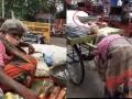 80 वर्षीय आजीबाईचा जगण्यासाठी संघर्ष, कणसं विकून 2 नातवांचा सांभाळ - Marathi News | 80-year-old grandmother rambeti struggles to survive, sells grain and takes care of 2 grandchildren in delhi | Latest national News at Lokmat.com
