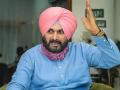 पैशांसाठी सिद्धूने आईला घराबाहेर काढले, बहिणीचेच गंभीर आरोप - Marathi News | Sidhu kicked his mother out of the house for money, serious allegations against his sister | Latest national News at Lokmat.com