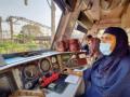 महिलांनी सांभाळली मध्य रेल्वेची धुरा - Marathi News | Women run the Central Railway | Latest mumbai News at Lokmat.com