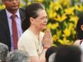 Sonia Gandhi: काँग्रेसचे 22 आमदार सोनिया गांधींना भेटले, पक्षप्रमुखांनी स्पष्टच सांगितले - Marathi News | Sonia Gandhi: 22 Congress MLAs met at 10 Janpath, Sonia Gandhi gave clear instructions | Latest national News at Lokmat.com