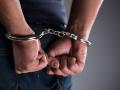 पोलीस असल्याचे धमकावून लुबाडणाऱ्या तोतयास अटक  - Marathi News | Arrested for threatening to be a policeman in mumbai | Latest crime News at Lokmat.com