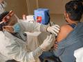 तिसऱ्या लाटेच्या भीतीने लसीकरणासाठी गर्दी - Marathi News | Crowds for vaccinations for fear of a third wave | Latest thane News at Lokmat.com
