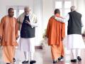 याला म्हणतात फोटोशूट, मोदी-योगींच्या फोटोतील 'लक्षवेधी फरक' - Marathi News | This is called photoshoot, the striking difference between Modi and Yogi viral photos | Latest national Photos at Lokmat.com