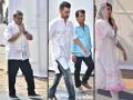 Sridevi Funeral : बॉलिवूडमधील दिग्गजांनी श्रीदेवी यांना दिला अखेरचा निरोप - Marathi News | Sridevi Funeral: Bollywood legends paid last respects to Sridevi | Latest mumbai Videos at Lokmat.com