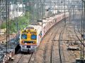 प्रवासी उत्पन्नातून मध्य रेल्वे मालामाल  - Marathi News | central railway records highest growth revenue from passenger | Latest mumbai News at Lokmat.com