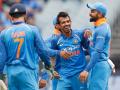 India vs Australia 3rd ODI : युजवेंद्र चहलचा परफॉर्मन्स एकदम कडsssssक... - Marathi News | India vs Australia 3rd ODI: mind blowing performance of yuzvendra chahal in Australia against Australia | Latest cricket News at Lokmat.com