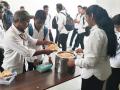 ‘चपाती डे’च्या माध्यमातून सामाजिक बांधिलकी - Marathi News | Social commitment through Chapatai Day | Latest solapur News at Lokmat.com