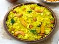 Poha Chivda : पोह्याचा चिवडा ना मऊ पडणार, ना आकसणार; चटकदार पातळ पोहा चिवड्याची सोपी रेसिपी - Marathi News | Diwali Special Poha Chivda Recipe : Diwali Faral How to Make Crispy Poha Chivda at Home | Latest sakhi News at Lokmat.com