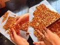 Chikki Recipe: 'या' पद्धतीने चिक्की करा; पहिल्या झटक्यातच चविष्ट आणि खुटखुटीत होईल  - Marathi News | Chikki Recipe: Make chikki in this way; it will be tasty and crispy in the first bite | Latest sakhi News at Lokmat.com