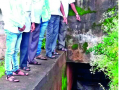 चिकोत्रा धरणाच्या सर्व्हिस गेटला गळती - Marathi News | Leakage to Chikotra dam's service gate | Latest kolhapur News at Lokmat.com