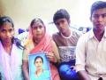 चेंबूर वृक्ष दुर्घटनेतील मृत महिलेच्या मुलांवर ओढवली हलाखीची परिस्थिती - Marathi News | The situation of chaos on the children of the deceased woman in the Chembur tree tragedy | Latest mumbai News at Lokmat.com