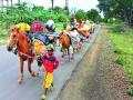 5 वर्षीय चिमुकला सांभाळतोय कुटुंबाची जबाबदारी - Marathi News | The responsibility of the family to take care of 5-year-old Chimuk | Latest pune News at Lokmat.com
