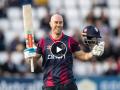 Chris Lynn : १७ चेंडूंत ८६ धावा; Mumbai Indians च्या माजी ओपनर ख्रिस लिनची शतकी खेळी, CSKच्या गोलंदाजांची धुलाई, Video  - Marathi News | Chris Lynn smashing second century of the Vitality T20 Blast, scored 113 runs in 57 ball with 8 four and 9 sixes, Video | Latest cricket News at Lokmat.com
