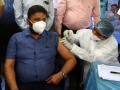 केडीएमसी आयुक्त अन् पोलिस उपायुक्तांनी घेतली कोरोनाची लस - Marathi News | KDMC Commissioner and Deputy Commissioner of Police took corona vaccine | Latest kalyan-dombivli News at Lokmat.com