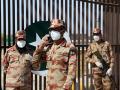 पाकिस्तानच्या सैन्यात शिरला कोरोना, 230 सैनिक आयसोलेशनमध्ये - Marathi News | Corona virus infection in pakistan army sna | Latest national News at Lokmat.com