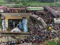Odisha Train Accident : मृतदेहातील एकाने अचानक पकडला वाचविणाऱ्याचा पाय अन्...! अपघातानंतर बचावादरम्यानची शहारा आणणारी कहाणी - Marathi News | when one of the corpses suddenly grabbed the savior's leg A harrowing story of rescue after an accident | Latest national News at Lokmat.com