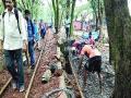 माथेरान रेल्वे दुरु स्तीचे काम अंतिम टप्प्यात!, मिनीट्रेन लवकरच येणार रु ळावर, स्थानिकांना दिलासा - Marathi News |  In the last phase of Matheran Railway repair work, the mintrain will soon come, the residents will get relief | Latest raigad News at Lokmat.com