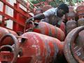 LPG सबसिडीवर सरकारचं एक निवेदन अन् 7 कोटी ग्राहकांना मिळाला मोठा दिलासा! - Marathi News | LPG subsidy to bpcl consumers will continue even after privatization Petroleum Minister Dharmendra Pradhan | Latest business Photos at Lokmat.com