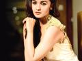 IIFA 2017: म्हणून आलिया भट्टने मनीष पॉलला या गोष्टीसाठी दिला नकार? - Marathi News | IIFA 2017: So Alia Bhatt refused Manish Paul for this thing? | Latest filmy News at Lokmat.com