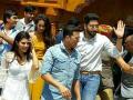 ‘हाऊसफुल्ल ३’ च्या टीमने घेतला गुजराती थालीचा आस्वाद - Marathi News | The Gujarati plate took place by 'Team of the Housefull 3' | Latest filmy News at Lokmat.com