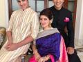 पुरस्कार स्वीकारण्यापूर्वी अक्षयकुमारने शेअर केला फॅमिली फोटो!! - Marathi News | Akshay Kumar shared family photos before accepting the award !! | Latest filmy News at Lokmat.com