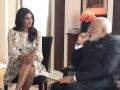 बर्लिन येथे पंतप्रधान आल्याचे समजताच प्रियंका चोपडाने घेतली त्यांची भेट! - Marathi News | Priyanka Chopra took her gift as soon as she came to know that Prime Minister of Berlin | Latest filmy News at Lokmat.com