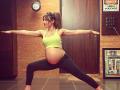 ​बेबी बम्पसोबत योग करताना दिसली सोहा अली खान! - Marathi News | Soha Ali Khan appeared in Yoga with baby bump! | Latest filmy News at Lokmat.com