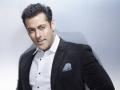‘सुल्तान’ च्या सेटवर सलमानने खेळला ‘कॅरम ’ - Marathi News | Salman plays 'Karam' on 'Sultan' set | Latest filmy News at Lokmat.com