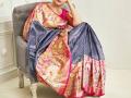 सोनम कपूरने लग्नाअगोदर केले ट्रॅडिशनल फोटोशूट! - Marathi News | Sonam Kapoor made a trendy photo shoot before marriage! | Latest filmy News at Lokmat.com