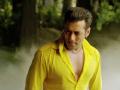 ​ गीतकार बनला सलमान खान! ‘रेस3’साठी लिहिले रोमॅन्टिक गाणे!! - Marathi News | Salman Khan became lyricist! Romantic song written for 'Race3' !! | Latest filmy News at Lokmat.com