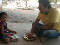 अक्षर कोठारीने दिली आदिवासी पाड्याला भेट - Marathi News | Character Kothari gave a tribute to the tribal Patias | Latest filmy News at Lokmat.com