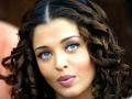 ऐश्वर्या राय बच्चन, मानधनात थोडी कपात करशील का? - Marathi News | Aishwarya Rai Bachchan, will make a slight reduction in honor? | Latest filmy News at Lokmat.com