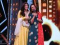या कारणामुळे आलियाला इतरांसह या गोष्टींची चर्चा करायला आवडत नाही? - Marathi News | For this reason, Alia likes to discuss these things with others? | Latest filmy News at Lokmat.com