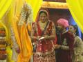 Bigg Boss 10: विक्रांतबरोबर लग्न करण्यासाठी मोनालिसाला मिळाले होते चक्क 50 लाख! - Marathi News | Bigg Boss 10: Monilisa got 5 million to get married with Vikrant! | Latest filmy News at Lokmat.com