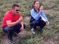 सलमान-अनुष्का शेतात काय करतायेत? - Marathi News | What are Salman and Anushka doing in the field? | Latest filmy News at Lokmat.com
