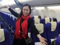 ती एकमेव प्रवासी असूनही विमानाने उड्डाण केलं.... - Marathi News | She was the only traveler flying in the air. | Latest fashion News at Lokmat.com