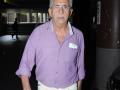 नसिरूद्दीन शाह-रत्ना पाठक एअरपोर्टवर एकत्र.. - Marathi News | Nasiruddin Shah-Ratna Pathak gathered at the airport. | Latest filmy News at Lokmat.com